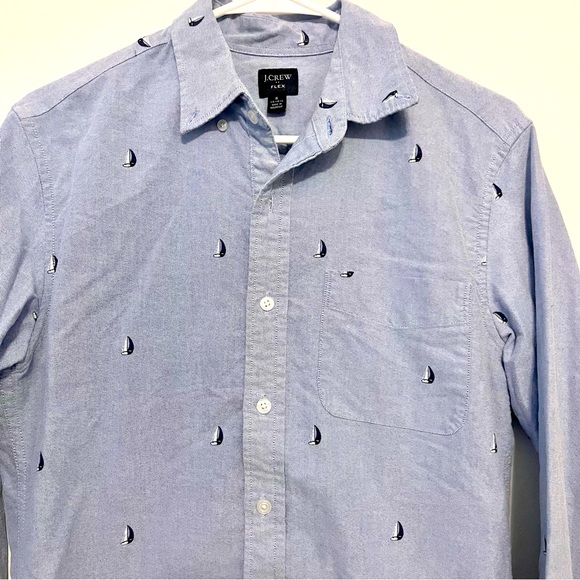 J.Crew Factory Flex Chambray Denim Long Sleeve Sailboats Button Down 14-14.5 SM - Picture 2 of 7